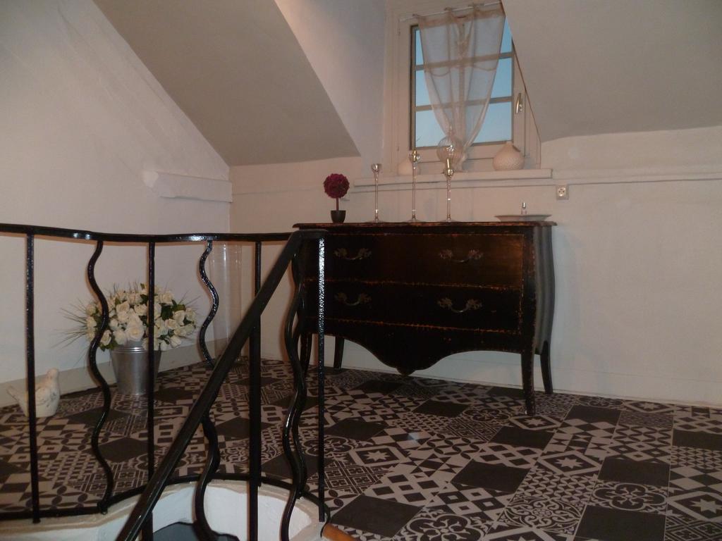 D'Anciennes "Chambres De Bonnes" オンフルール エクステリア 写真